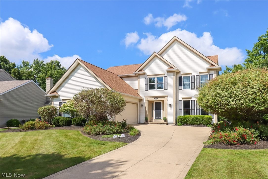 Olmsted Falls home exterior painted by The Picky Painters, featuring a durable, weather-resistant finish for Ohio’s climate